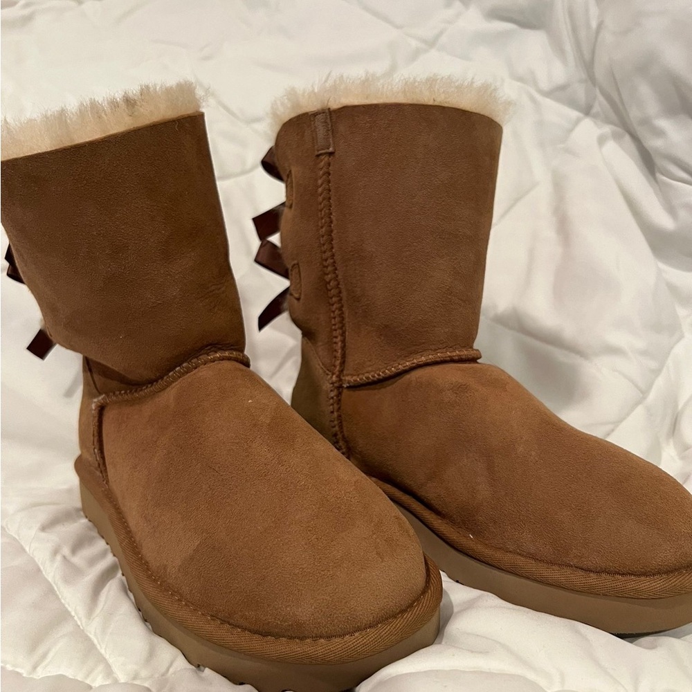 Ugg Bailey Bow II New without Box - Picture 2 of 6
